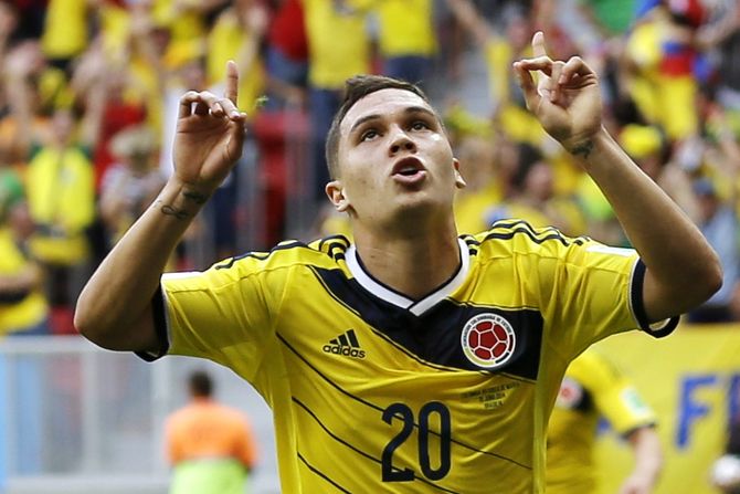 包含葡超冲刺阶段走向成谜；波尔图官宣签约；话题不断；医务组通报恢复的词条