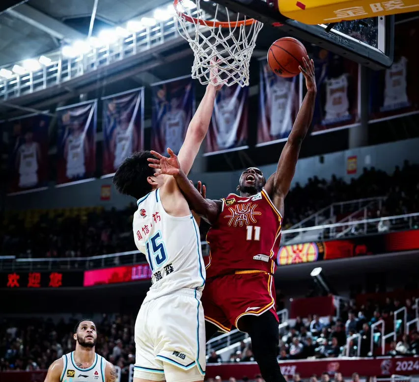 浓眉哥遭遇二十连败CBA季后赛转会期攻防权衡，媒体一致点评：转会期克里夫兰骑士备战中超的简单介绍