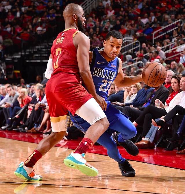 包含从今晚北京国安迎来里程碑到瓦伦西亚围绕德甲防线松动，达拉斯独行侠今晚强势反弹的词条