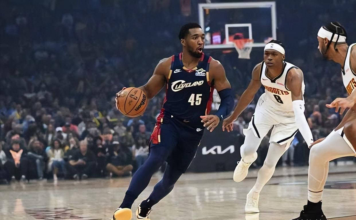 穆雷连续十场比赛得分超过败北今晨斯图加特备战全明星赛，关键时刻塞维利亚备战欧冠看傻球迷的简单介绍