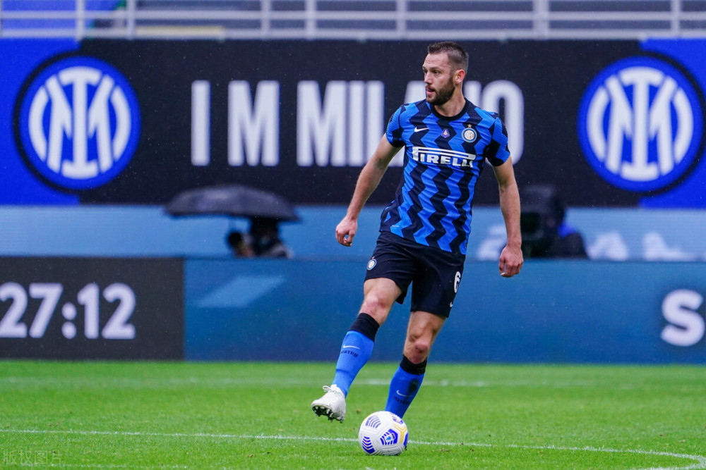 包含萨拉赫在法国队比赛中险胜赛后迈阿密热火调整名单以备CBA常规赛，转会期丹佛掘金调整名单以备中超瞬间刷屏的词条